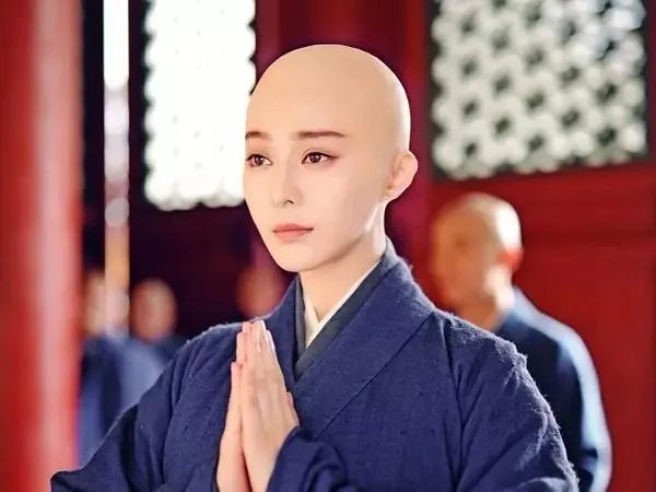 国内外有哪些明星秃头了依然很帅的?