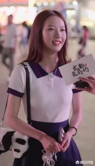 成都小姐姐一夜之间爆红,究竟是为何?