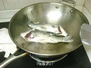 红烧鲫鱼