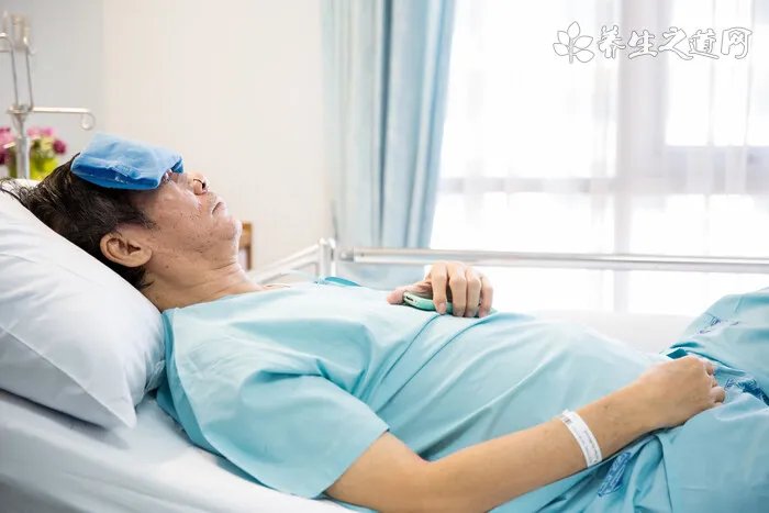 爬山要带哪些东西呢