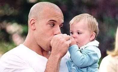请问爸爸会带孩子吗？怎样做一个超级奶爸？