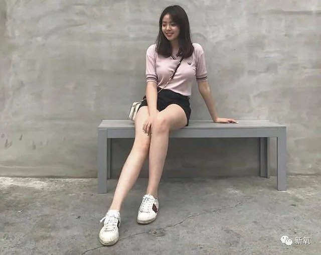 王中磊闺女晒长腿照,娱乐圈大佬们的千金都长什么样?