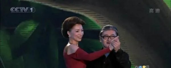 如何评价董卿的长相？