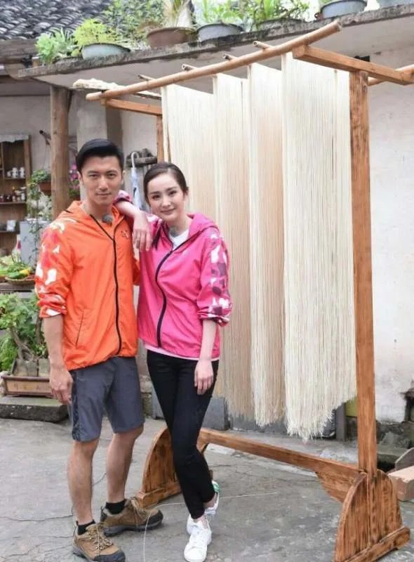谢霆锋首回应与杨幂绯闻,再强调与王菲感情稳定但不会结婚,你怎么看?