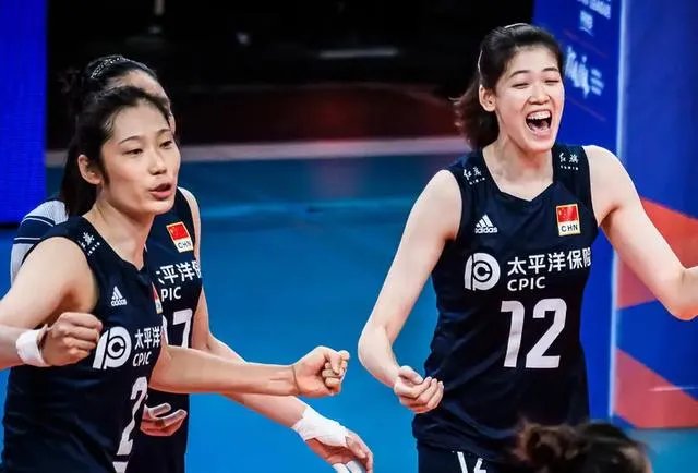 今晚女排3:0战胜俄罗斯,朱婷和李盈盈谁发挥的更好?