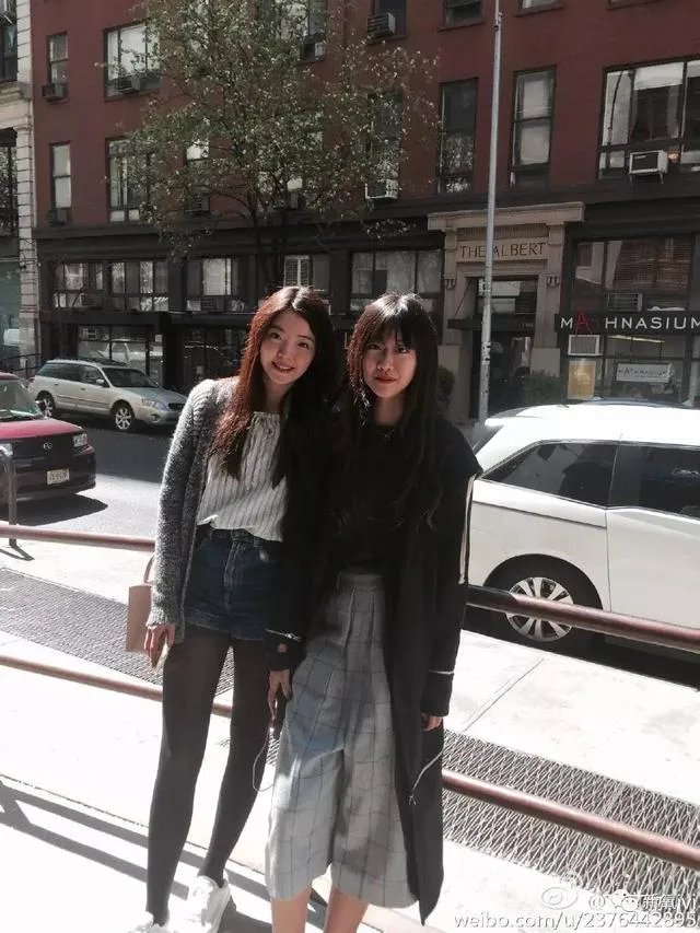 王中磊闺女晒长腿照,娱乐圈大佬们的千金都长什么样?