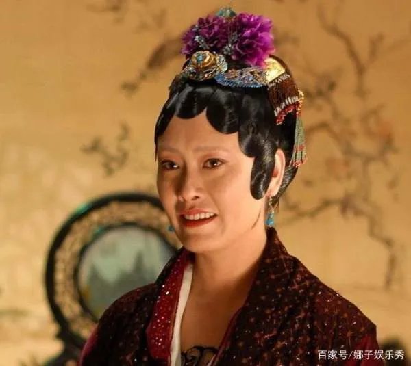 老戏骨贾妮与富豪男友相恋8年未婚,却转身嫁给男友兄弟,结果怎样?