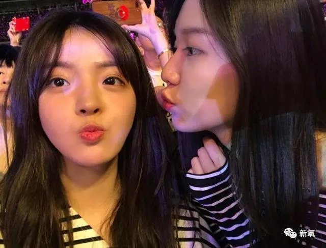 王中磊闺女晒长腿照,娱乐圈大佬们的千金都长什么样?