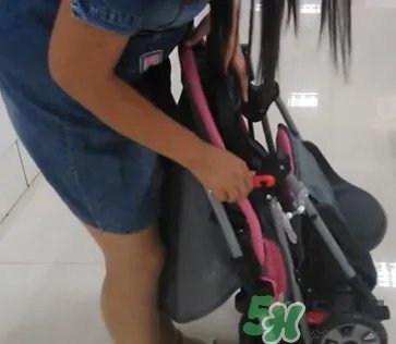 好孩子婴儿车怎么折叠?好孩子婴儿车折叠步骤图
