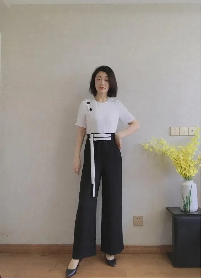 大家能否推荐下适合职场女性的服装品牌?穿上走路带风那种?