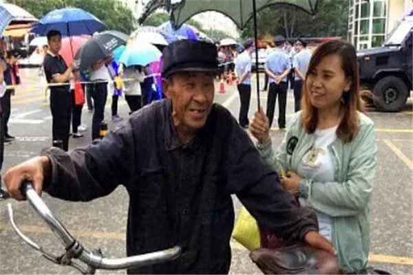71岁老人5次高考终圆梦，究竟是为了什么？