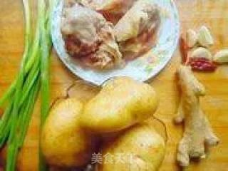 土豆炖鸡块