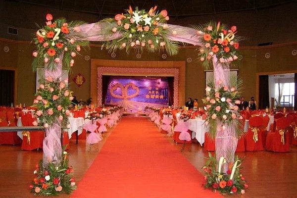 结婚自然少不了举办婚宴以及婚礼，成都婚庆公司报价一般是多少？