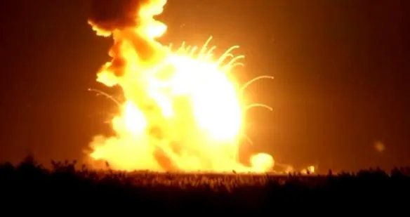 点火后6秒发生爆炸!美国“天鹅座”航天飞船惨遭不幸