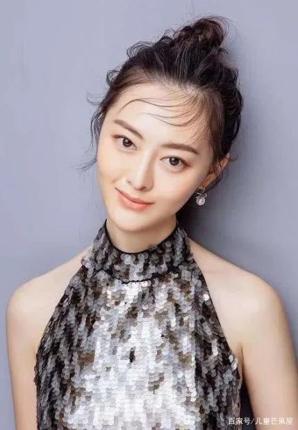 陈道明女儿陈格,多年不拼爹不炒作,发展得怎样?
