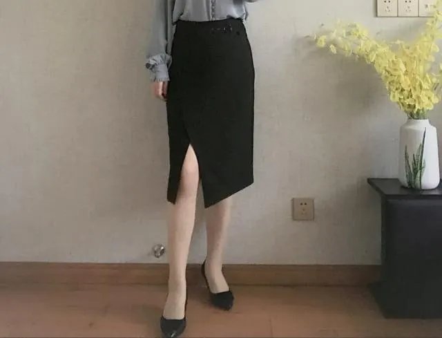 大家能否推荐下适合职场女性的服装品牌?穿上走路带风那种?