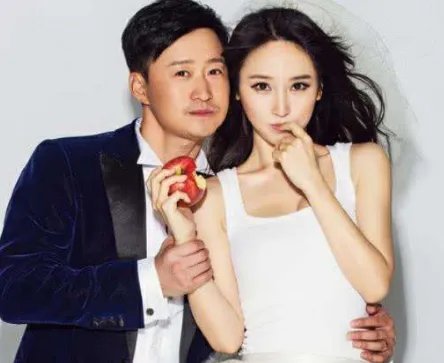 为什么吴京会娶谢楠,看到他们的结婚照你明白了什么?