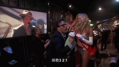 #维密大秀#有哪些维密天使曾经在维密T台上跌倒过?