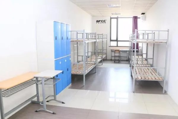 去学一个健身教练大概再多久，学费要多少呀？