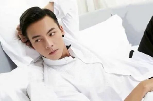 中国最帅的十大男明星 易烊千玺上榜,第一当之无愧