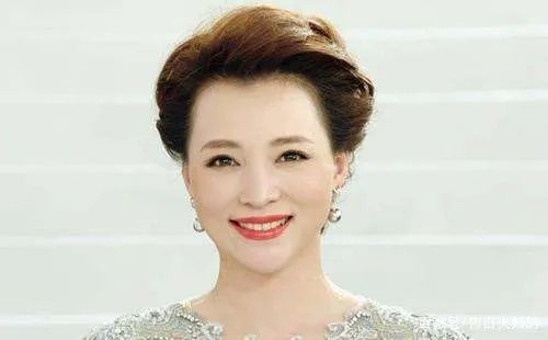 董卿的老公密春雷,他有什么身份背景呢?