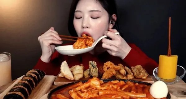 大胃王吃播会给我们带来哪些负面影响?