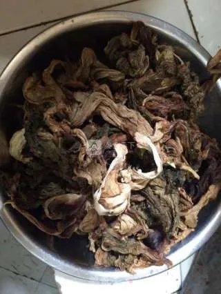 盐菜腊肉包子