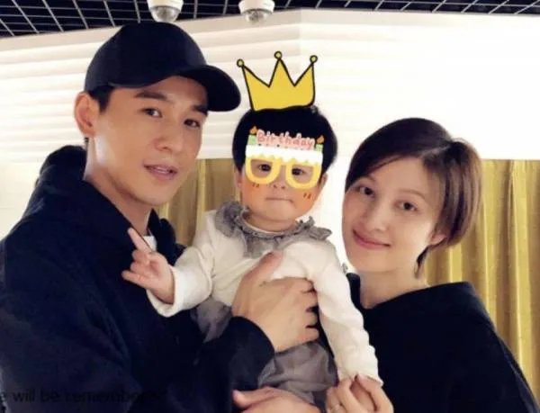 他苦追袁姗姗四年,后与王鸥订婚,还是杨幂同学,他究竟是谁?