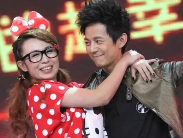 马丽获奖后,何炅却哭了!他们二人此前有过哪些合作?