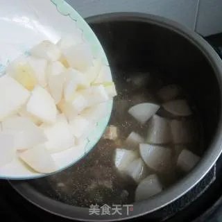 牛腩炖萝卜