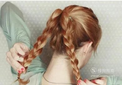 清爽型中长发花苞头的扎法图解