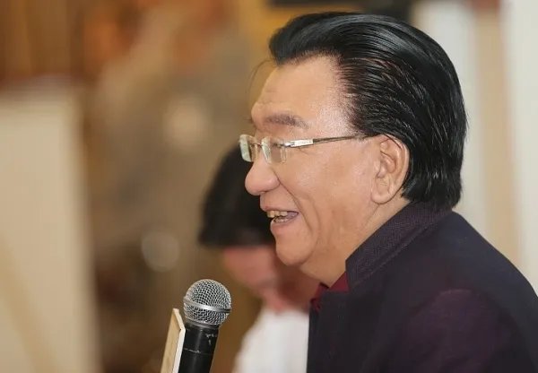 侯耀华发声明澄清捐款30元传闻,你怎么看待这次老艺术家口碑崩塌的事件?