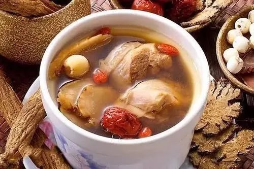 “吃个汤”每天顾客盈门、每月流水50万的餐厅为什么突然说倒就倒了?