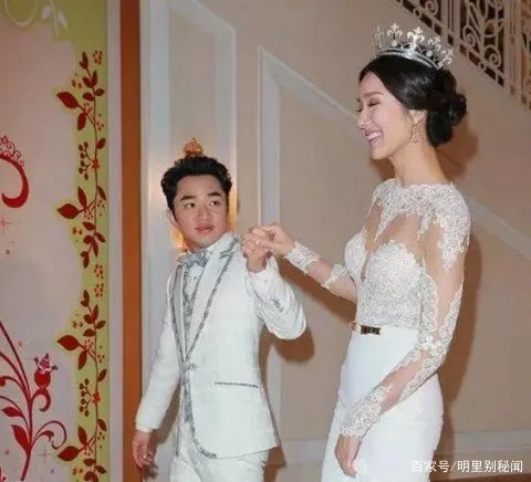 王祖蓝求婚遭李亚男父亲反对,豪掷五百万和一亿别墅,你怎么看