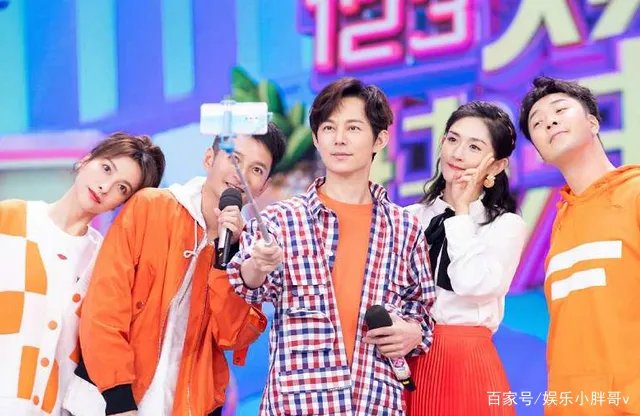 黄鹤翔26年前的《九妹》,谁注意到了MV女配角?如今怎样?
