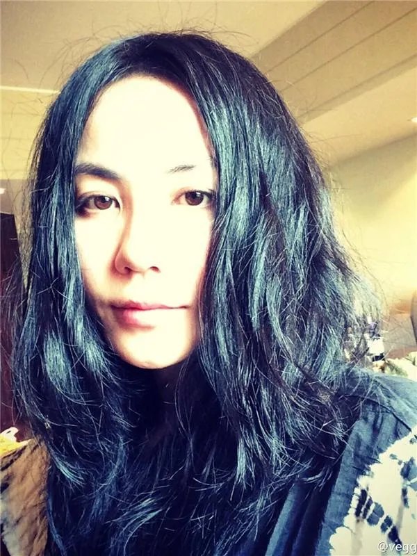 为什么谢霆锋越来越年轻,张柏芝却老的很快?