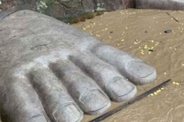 乐山大佛脚趾又露出来了,上次是什么时候露出的?