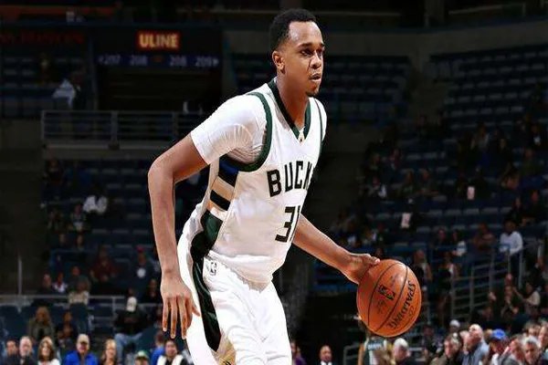 NBA雄鹿队员年薪排名2019 字母哥以年薪2416万美元排名第一