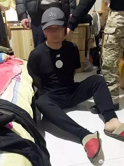 男子“八进宫”在派出所痛哭,老婆每次说同一句话“我们等你回来”,这事你怎么看?