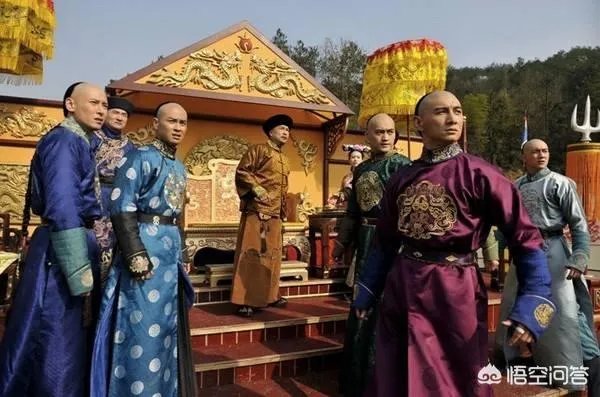 乾隆帝皇子众多,晚年为什么没有出现皇子夺嫡的情况?