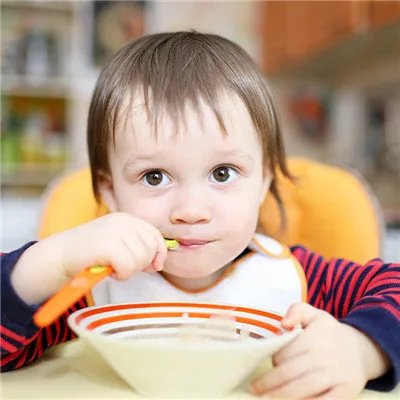 小孩磨牙是什么原因?