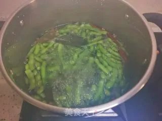 煮毛豆