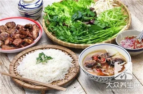 跑马拉松前早餐吃什么?