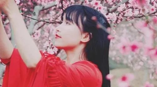 “外卖小哥被差评大哭”视频实为快手拍客团队假扮操作,那么拍摄团队应承担责任吗?