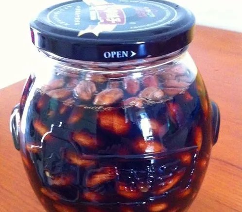 醋泡花生米怎么做 食用醋泡花生米有什么好处