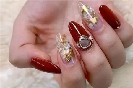 我是男生,想当一名美甲师前景如何?