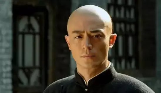 国内外有哪些明星秃头了依然很帅的?