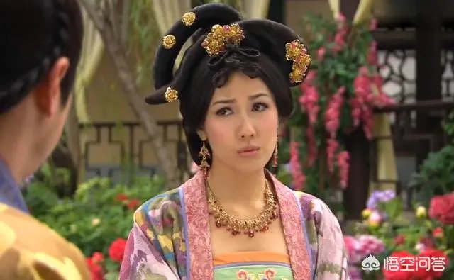 李施嬅在TVB剧《宫心计》和《公主嫁到》的表现上,有何不同?