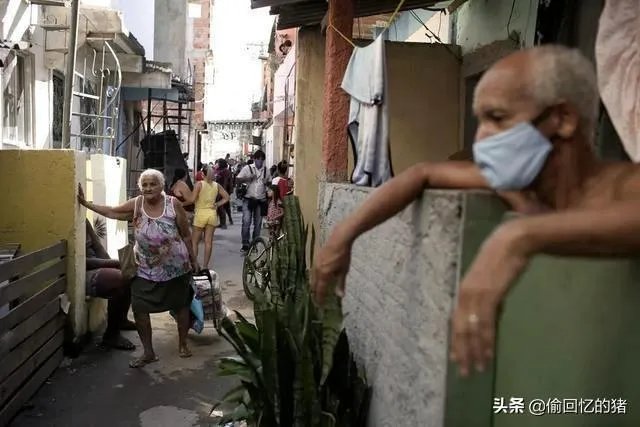 巴西疫情全面爆发,单日新增直逼美国,对此你怎么看?