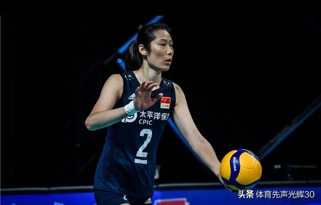 今晚女排3:0战胜俄罗斯,朱婷和李盈盈谁发挥的更好?